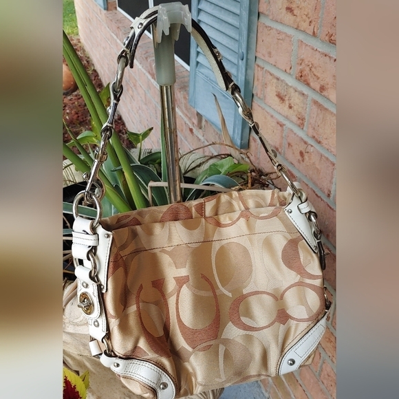 AUTHENTIC COACH JACQUARD SIGNATURE C AND GENUINE WHITE LEATHER HAND/SHOULDER BAG - Picture 3 of 11